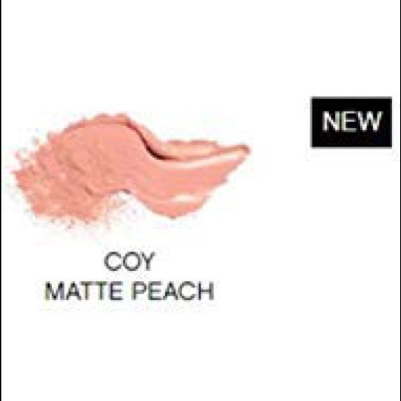 YOUNIQUE | Crush Lip Powder - Picture 2 of 5